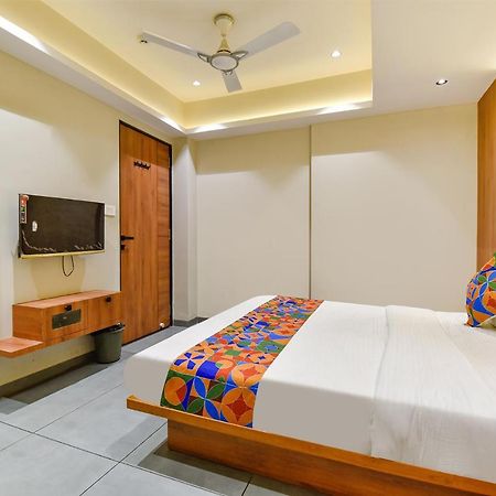 Fabhotel Udhna Inn, Near Udhna Junction Surat Exterior photo