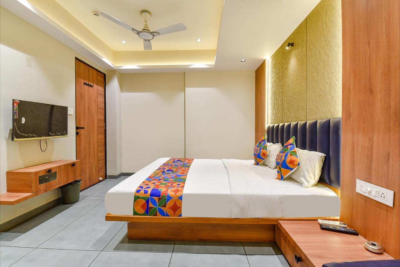 Fabhotel Udhna Inn, Near Udhna Junction Surat Exterior photo
